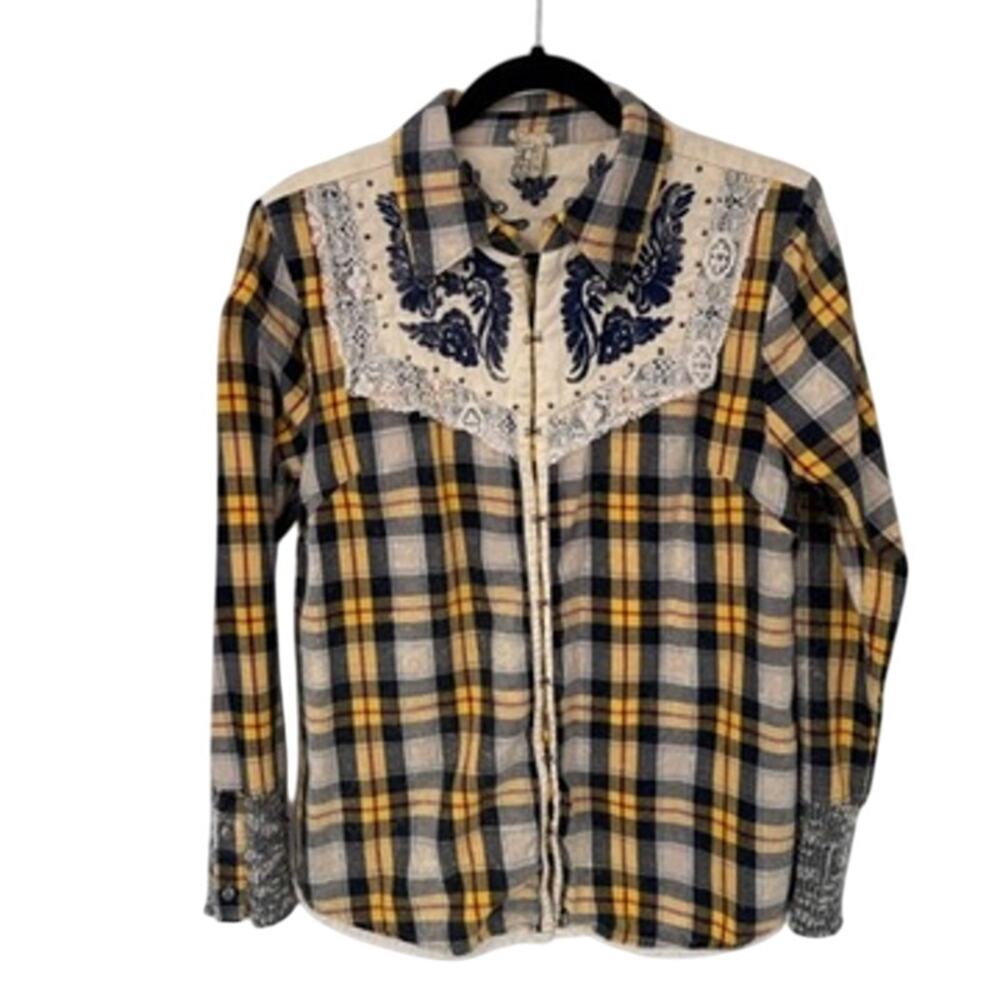 Gimmicks by BKE Flannel Western Shirt Womens Medium‎ Yellow Blue Plaid Cotton